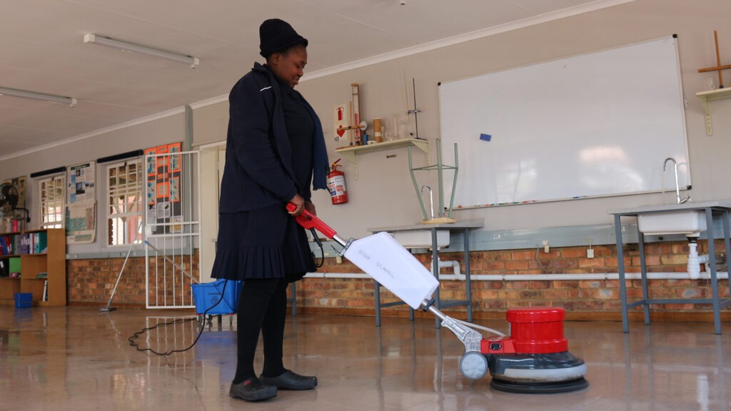 Maintaining School Cleanliness with MaPa