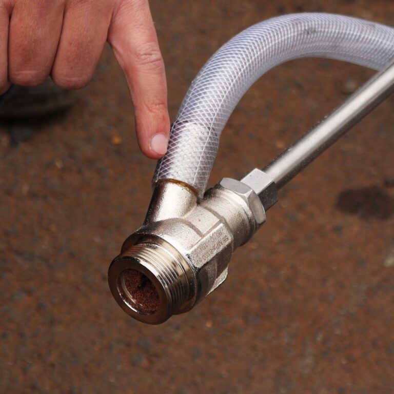 Example of a wet sandblasting nozzle